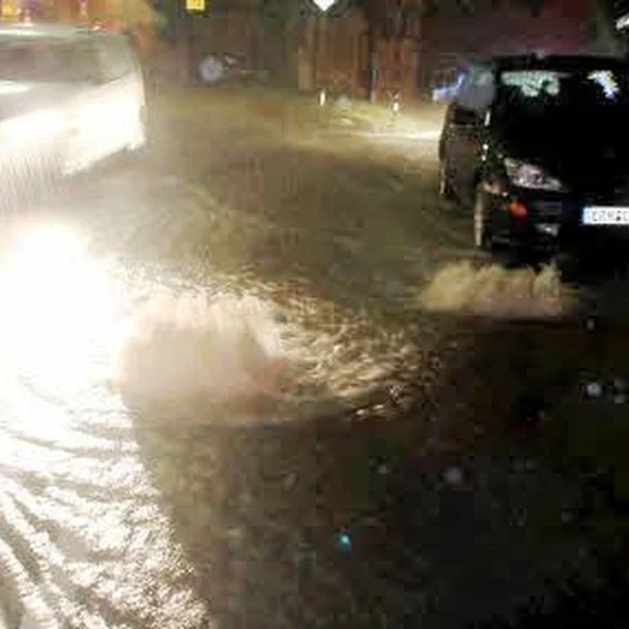 0100 stadt nacht.jpg